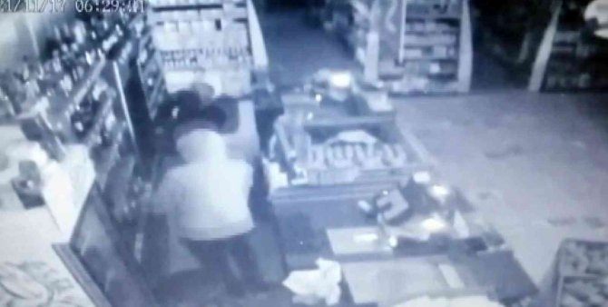 Ümraniye’de Dakikalar İçerisinde 2 Milyonluk Soygun Kamerada