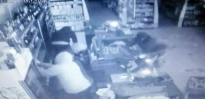 Ümraniye’de Dakikalar İçerisinde 2 Milyonluk Soygun Kamerada