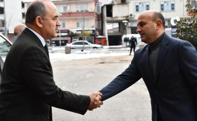 Altınova’yı Ziyaret Eden Vali Erol’dan Canla Başla Çalışan Ekiplere Teşekkür