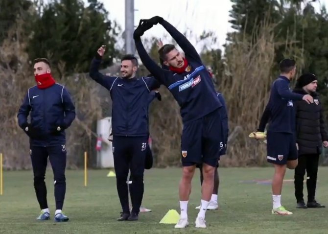 Kayserispor Antalya’da Topbaşı Yaptı