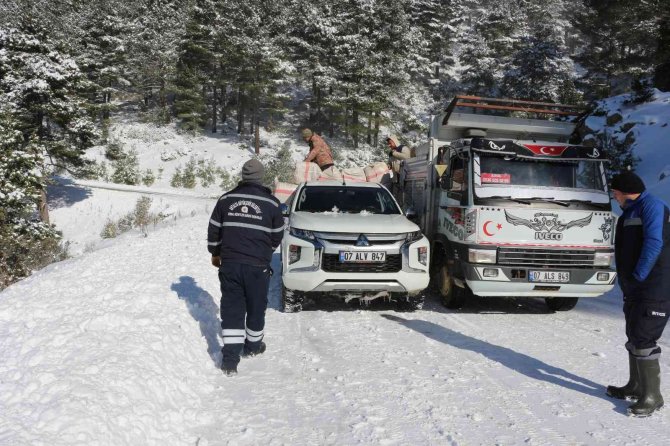 Antalya Kırsalında Karla Mücadele Çalışması