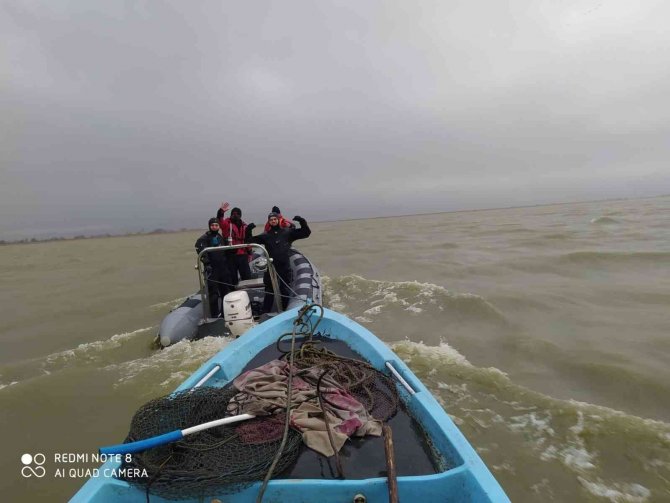Manyas’ta Kayıp Balıkçıyı Arama Çalışmaları Yeniden Başladı