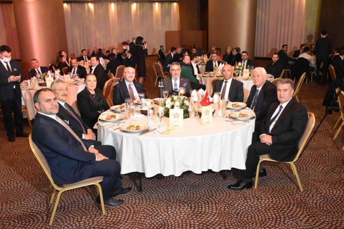 Başkan Mehmet Erol’a Yatırım Ödülü