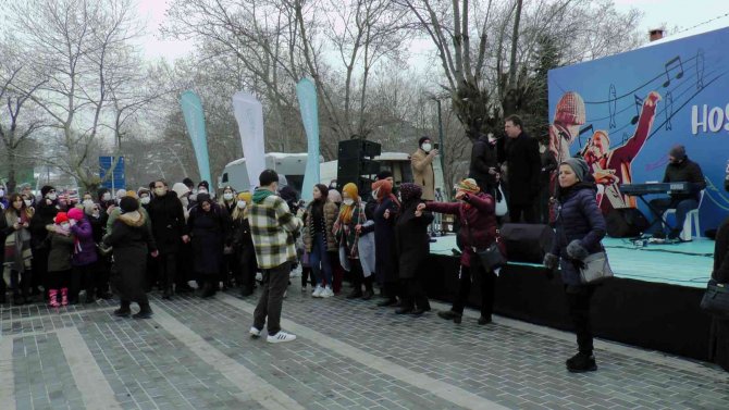 Beykoz’da 5 Bin Kişiye 1 Ton Hamsi İkramı