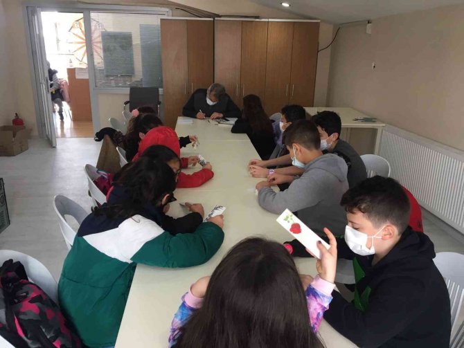 Beyoğlu’nda Öğrenciler Yarıyıl Tatilini Eğlenceli Atölye Çalışmalarıyla Geçiriyor
