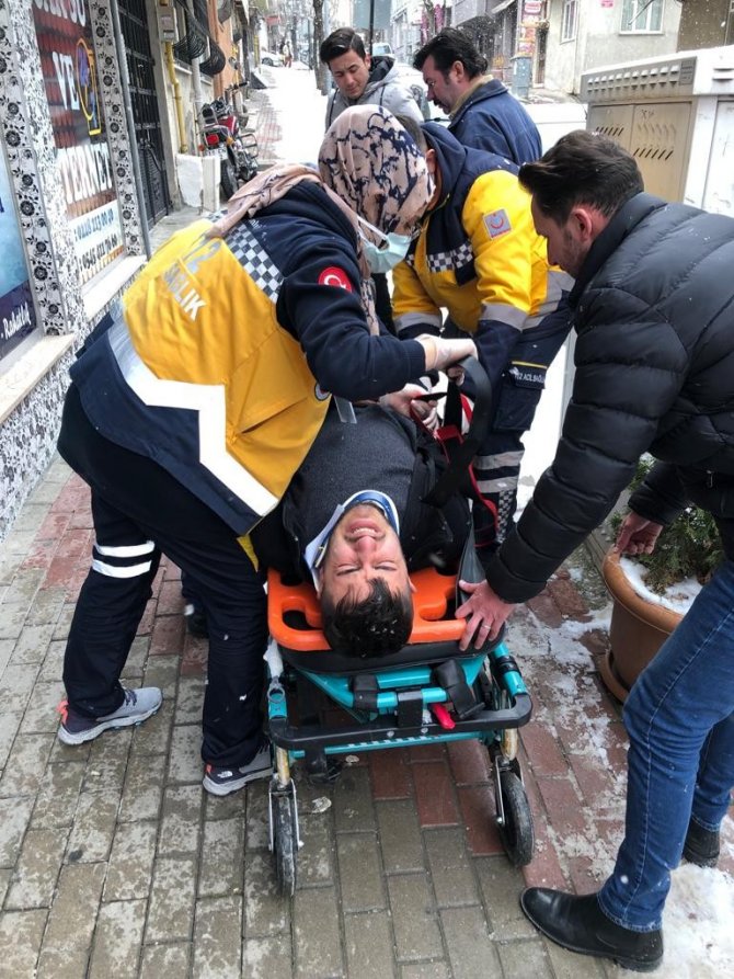 Bilecik’te Motosiklet İle Otomobil Çarpışması Sonucu 1 Kişi Yaralandı