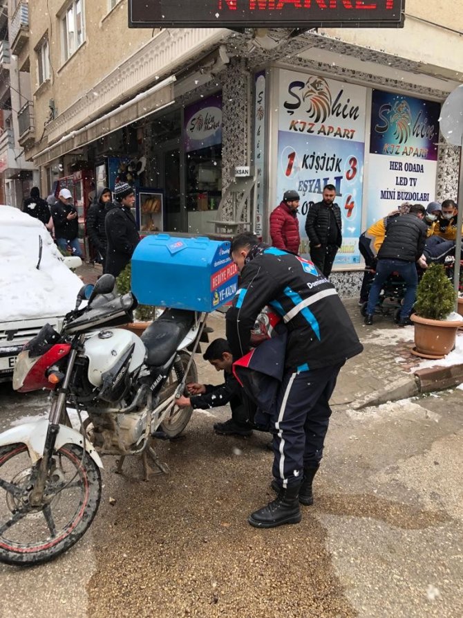 Bilecik’te Motosiklet İle Otomobil Çarpışması Sonucu 1 Kişi Yaralandı