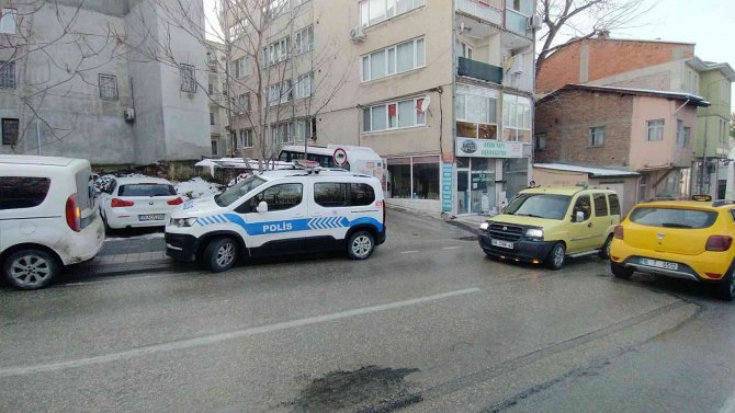 Bursa’da Otobüse Kartopu Atan Çocukları Kovalayan Otobüs Şoförü Bıçaklandı