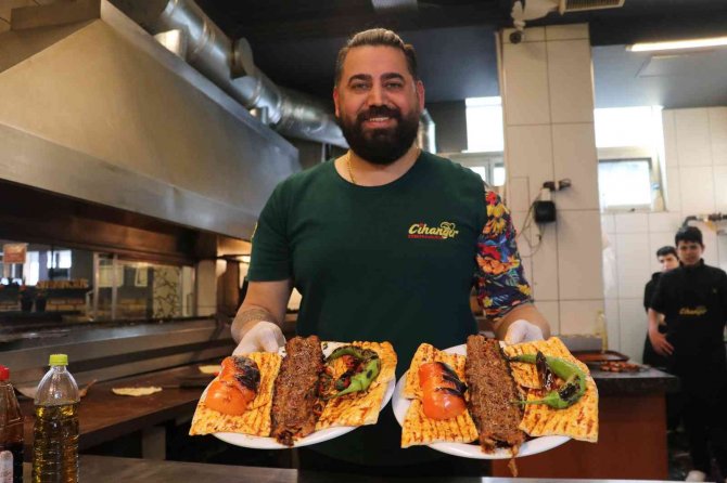 "İ̇ki Yüzlü Kebabın" Ünü Sınırları Aştı
