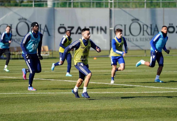 Fransız Ekibi Strasbourg, Antalya’da Kamp Yapıyor