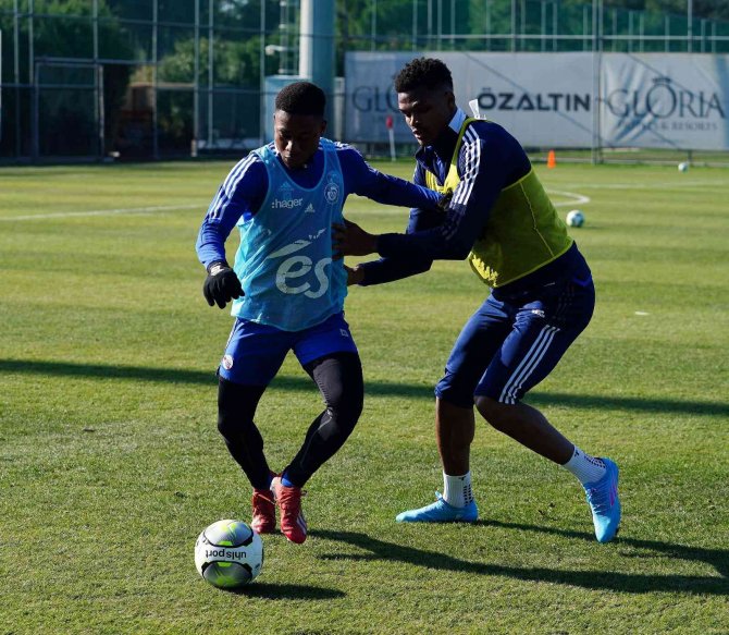 Fransız Ekibi Strasbourg, Antalya’da Kamp Yapıyor