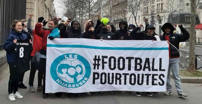 Fransa’da Kadınlar Müsabakalarda Başörtüsü Yasağını Protesto Etti