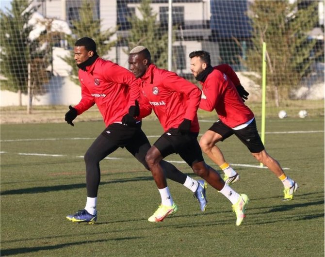 Ft Antalyaspor’da Beşiktaş Mesaisi Çift Antrenmanla Devam Etti