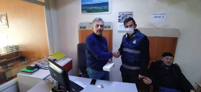 Alucra Belediyesi Esnafa Ateş Ölçer Dağıttı