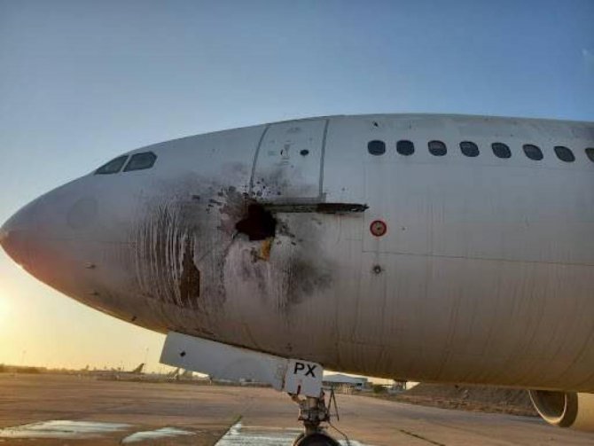 Irak’ta Uluslararası Bağdat Havalimanı’nın Sivil Bölümüne 6 Füzeyle Saldırı Gerçekleştirildiği, Füzelerden Birinin Yolcu Uçağına İsabet Ettiği Öğrenildi.