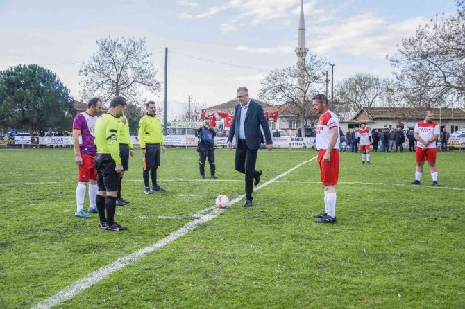 Karacabey’de Köyler Arası Futbol Turnuvasına İlgi Büyük