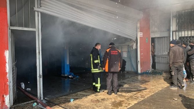 Kompresörden Çıkan Yangın İş Yerinde Hasara Neden Oldu
