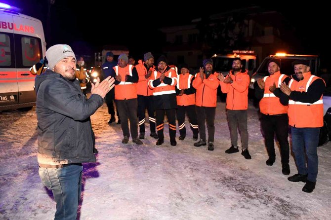 Kardan Dolayı 4 Gündür Maden Ocağında Mahsur Kalan Madenci Kurtarıldı