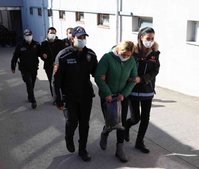 Yedek Lastikte 2 Kilo 950 Gram Esrar Ele Geçirildi
