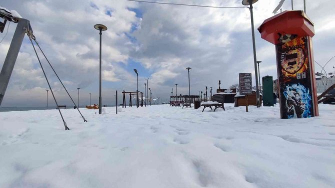 Sakarya’nın Karadeniz’e Kıyısı Beyaza Büründü