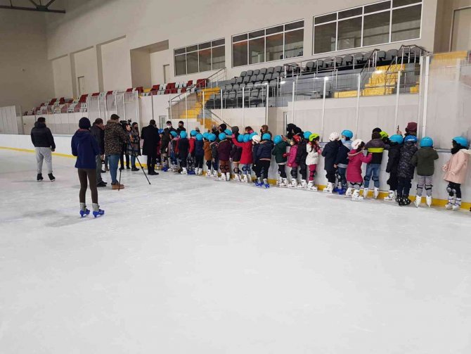 Buzun Minik Yıldızları Yetişiyor
