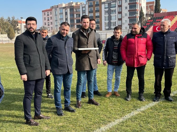 Genç İş İnsanlarından Turgutluspor’a Baklavalı Moral Ziyaret