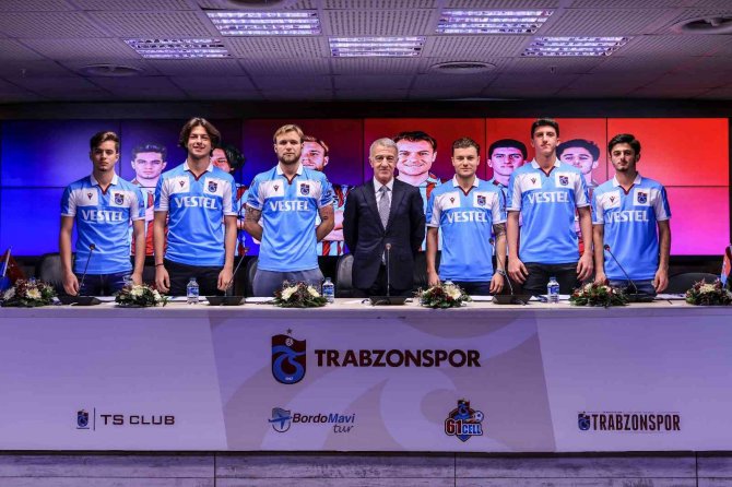 Trabzonspor’da Toplu İmza Töreni