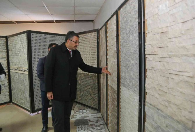 Altıntaş’tan Amerika Ve Avrupa’ya Mermer İhraç Ediliyor