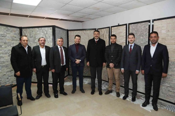 Altıntaş’tan Amerika Ve Avrupa’ya Mermer İhraç Ediliyor