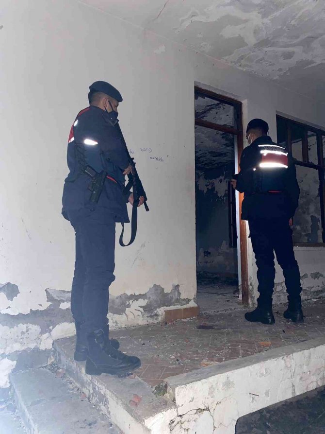 Antalya’da Düzensiz Göçle Mücadele Huzur Ve Güven Uygulamasında 11 Gözaltı