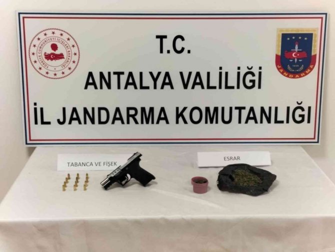 Antalya’da Jandarmadan Uyuşturucuya Geçit Yok