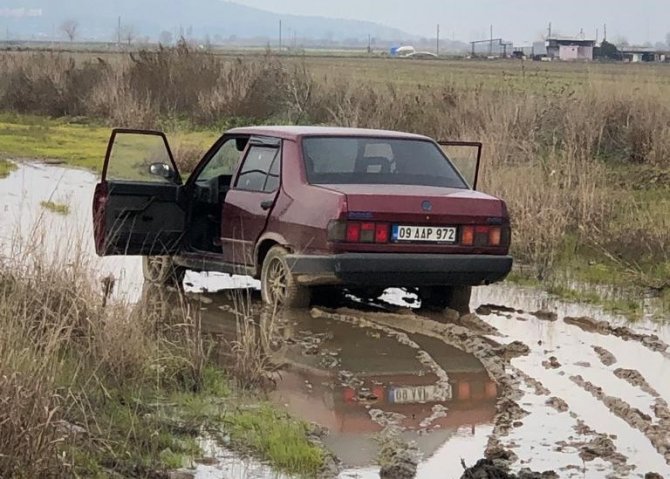 Otomobil Hırsızları Polisten Kaçamadı