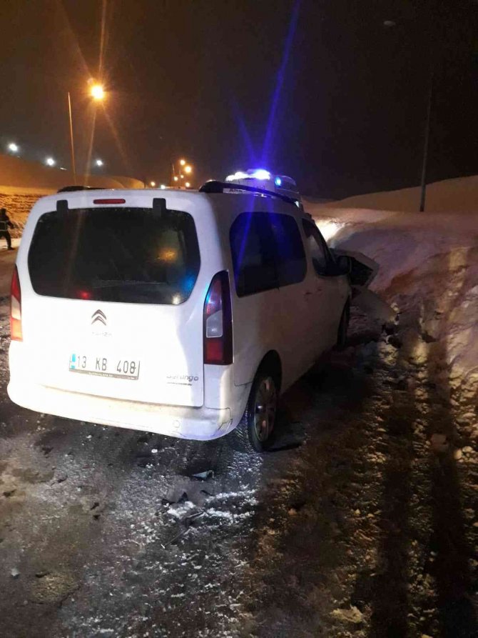 Bitlis’te Meydana Gelen İki Ayrı Kazada 5 Kişi Yaralandı