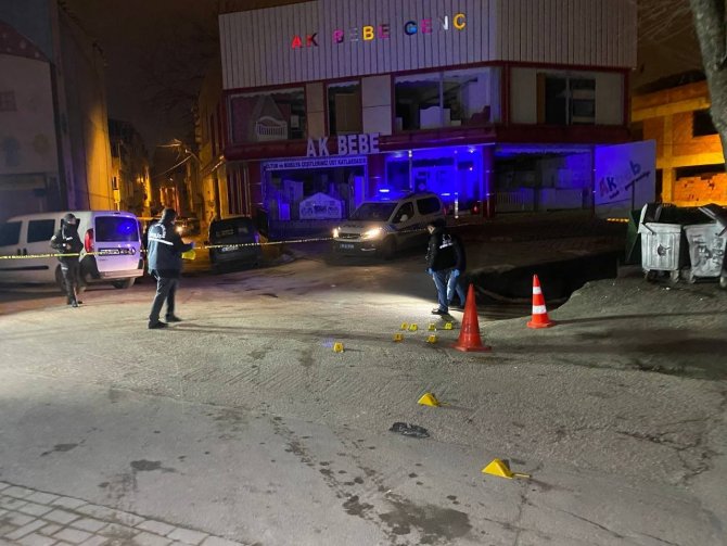 Bursa’da Gece Kulübünde Başlayan Tartışma Düelloya Dönüştü : 1’i Ağır 2 Yaralı
