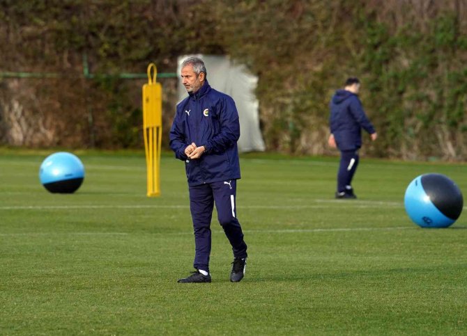 Fenerbahçe’den Neşeli Çalışma