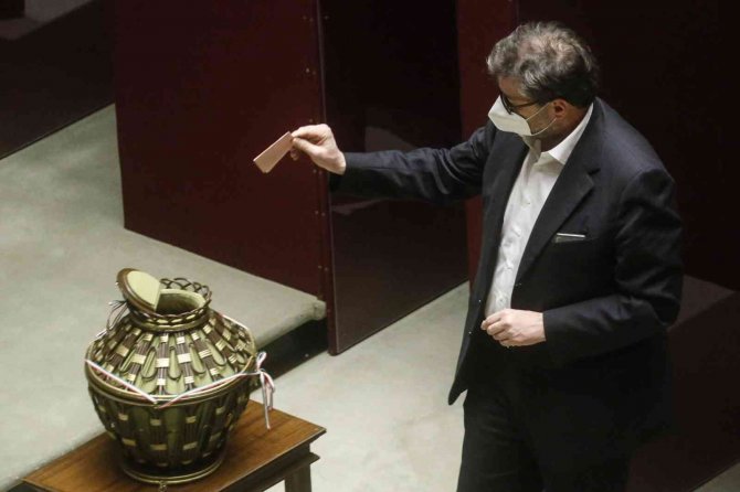 İ̇talya’da Mattarella Yeniden Cumhurbaşkanı Seçildi