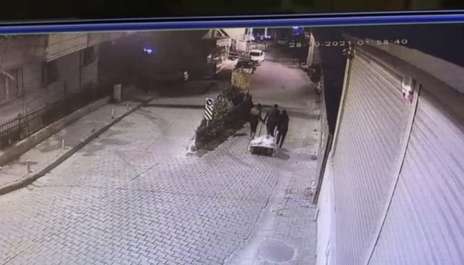 Otopark İnşaatından “Çekçekle” Hırsızlık Kamerada