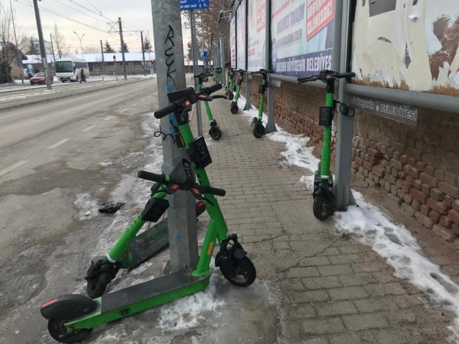 Scooterler Yaya Ulaşımını Zorlaştırıyor