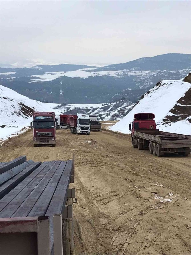 Kar Değil Çamurlu Yol İsyanı