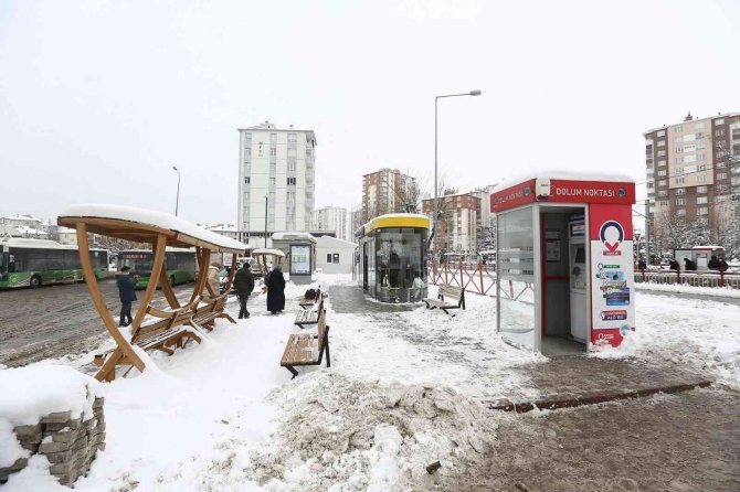 Büyükşehir’in Son Teknolojik Durakları Memnuniyetle Karşılandı