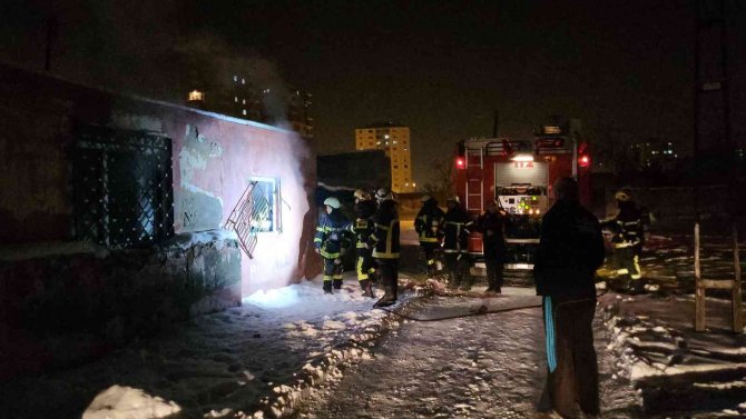 Müstakil Evde Çıkan Yangını İtfaiye Söndürdü