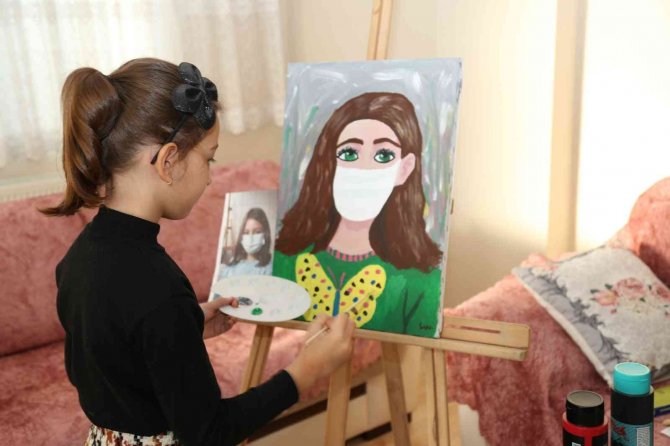 Küçük Ressam, Boya Ve Fırça Takımına Kavuştu