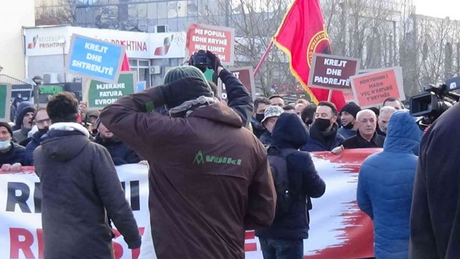 Kosova’da Elektrik Fiyatlarına Yapılan Zam Protestoları Devam Ediyor
