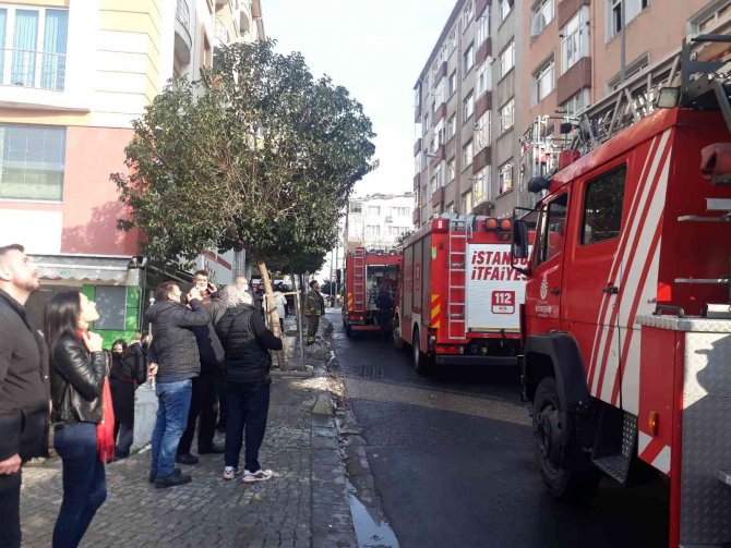 Küçükçekmece’de Yangın Paniği: 6 Kişi Binada Mahsur Kaldı