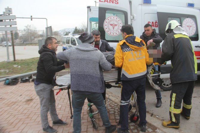 Kazada Ağır Yaralanan Kadın Yaşama Tutunamadı