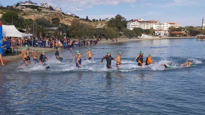 Datça’da ’16. Açık Deniz Kış Yüzme Maratonu’ Düzenlendi