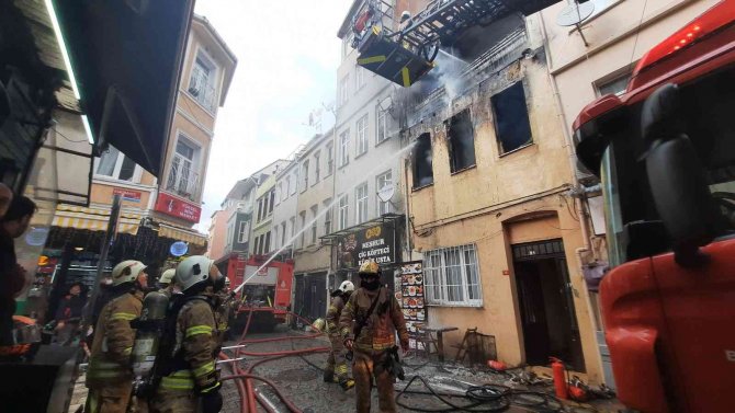 Ortaköy’de Feci Yangın: 1 Ölü