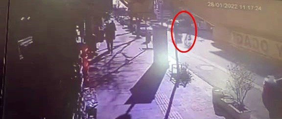 Bisiklet İle Motosikletin Çarpışması Kameralara Yansıdı