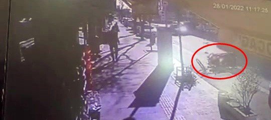 Bisiklet İle Motosikletin Çarpışması Kameralara Yansıdı