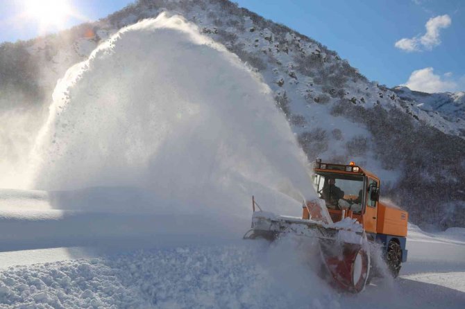 Tunceli’de Karla Mücadele Çalışmaları Aralıksız Devam Ediyor